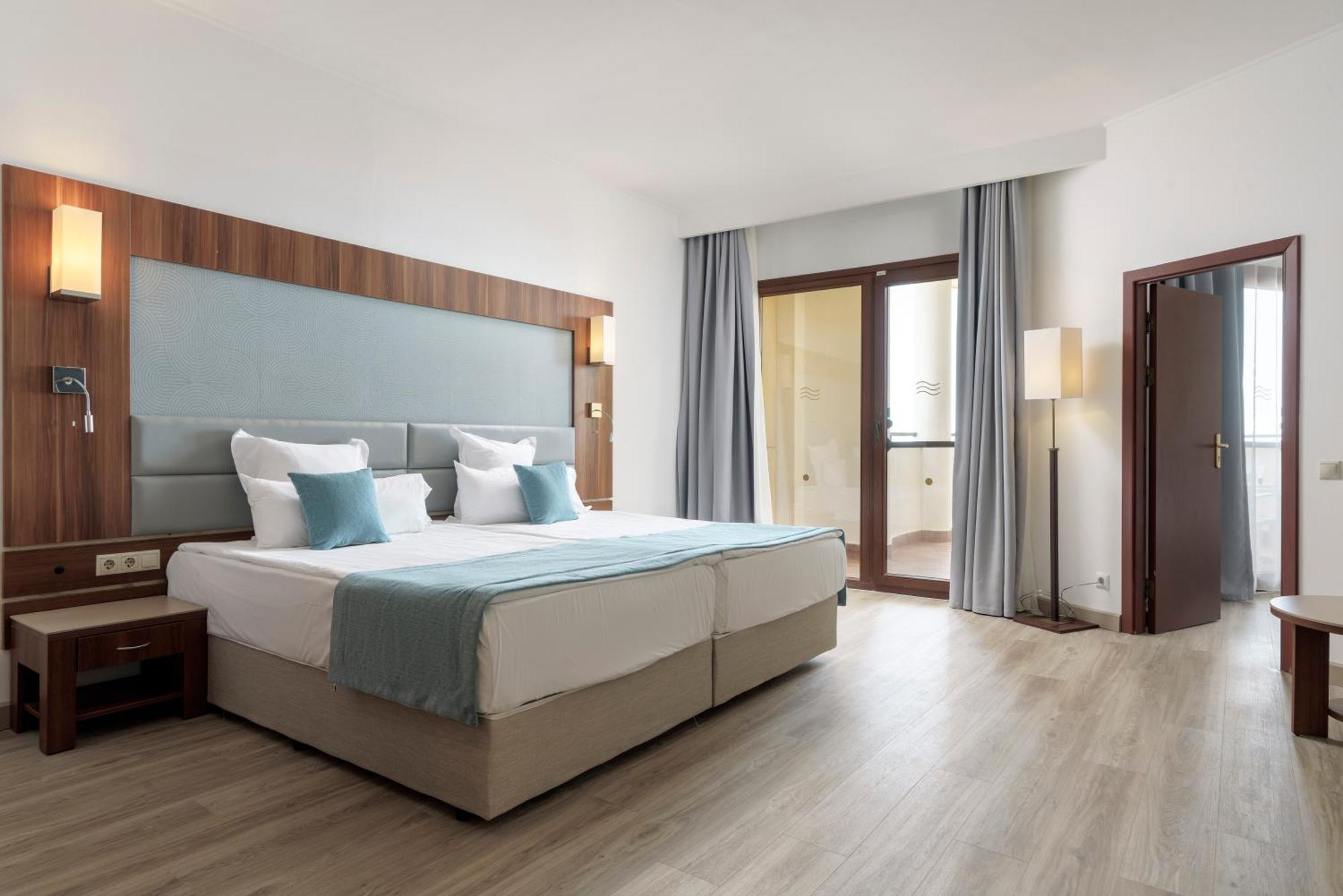 Alua Helios Bay Hotel ออบซอร์ ภายนอก รูปภาพ