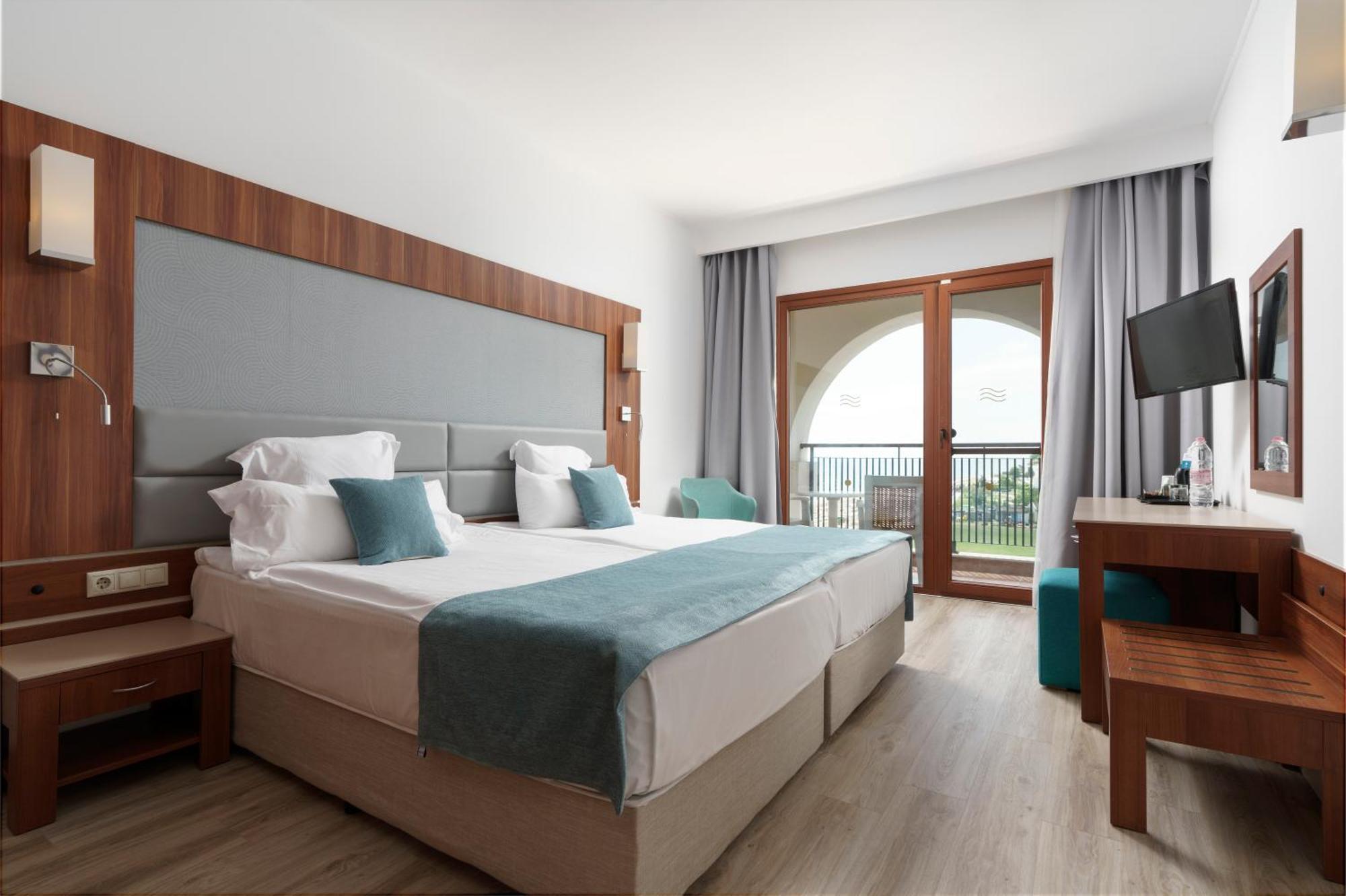 Alua Helios Bay Hotel ออบซอร์ ภายนอก รูปภาพ